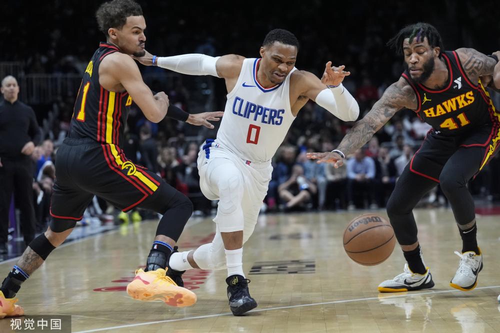 凭借其令人 凭借其令人